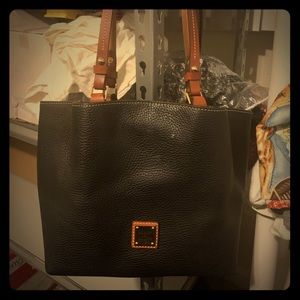 Dooney Bourke Black NWT Small Flynn Purse